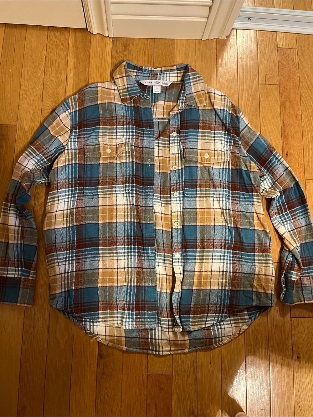 Old Navy The Boyfriend Shirt blue and brown plaid flannel button up shirt